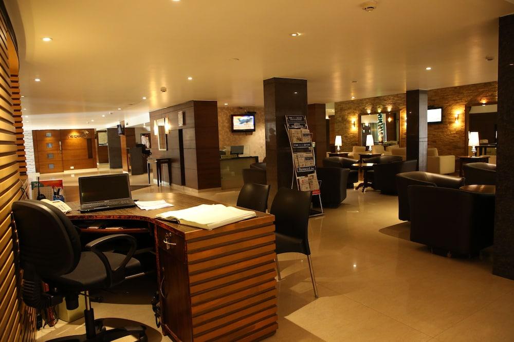 Hotel Moti Mahal Mangalore Esterno foto
