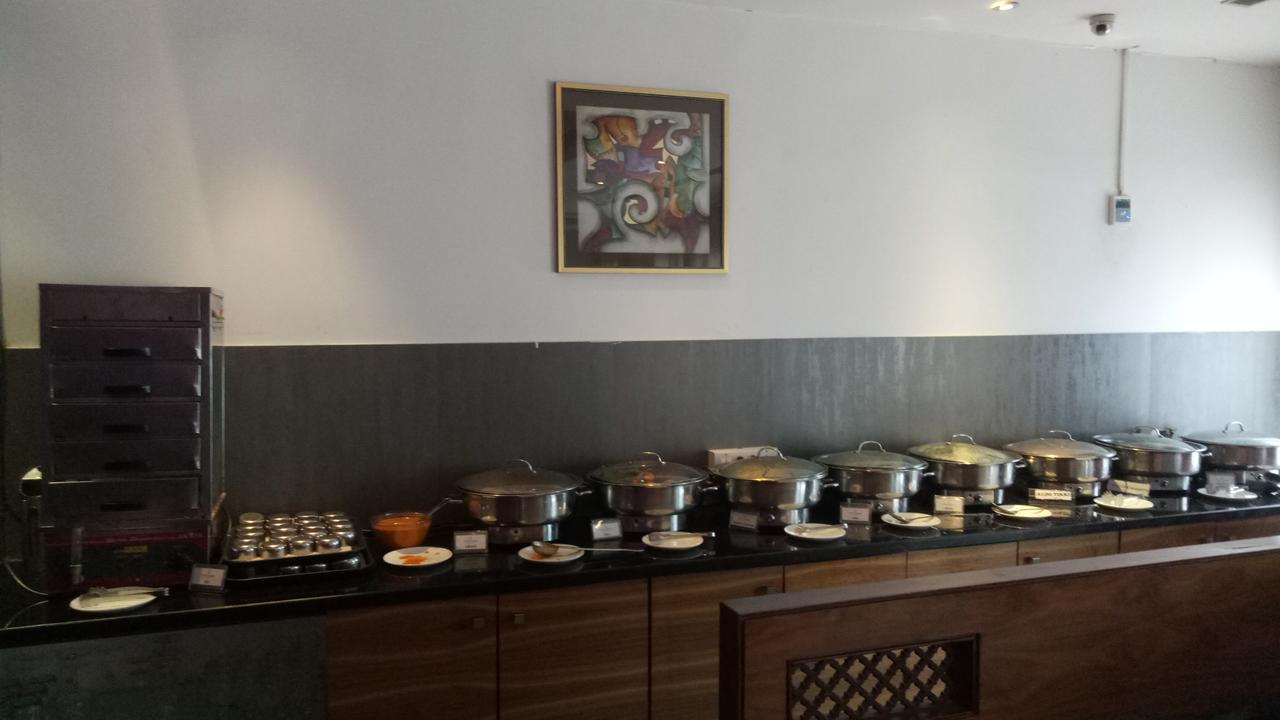 Hotel Moti Mahal Mangalore Esterno foto