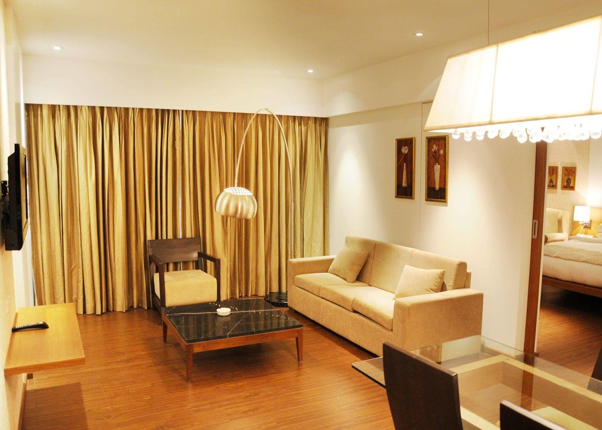 Hotel Moti Mahal Mangalore Esterno foto