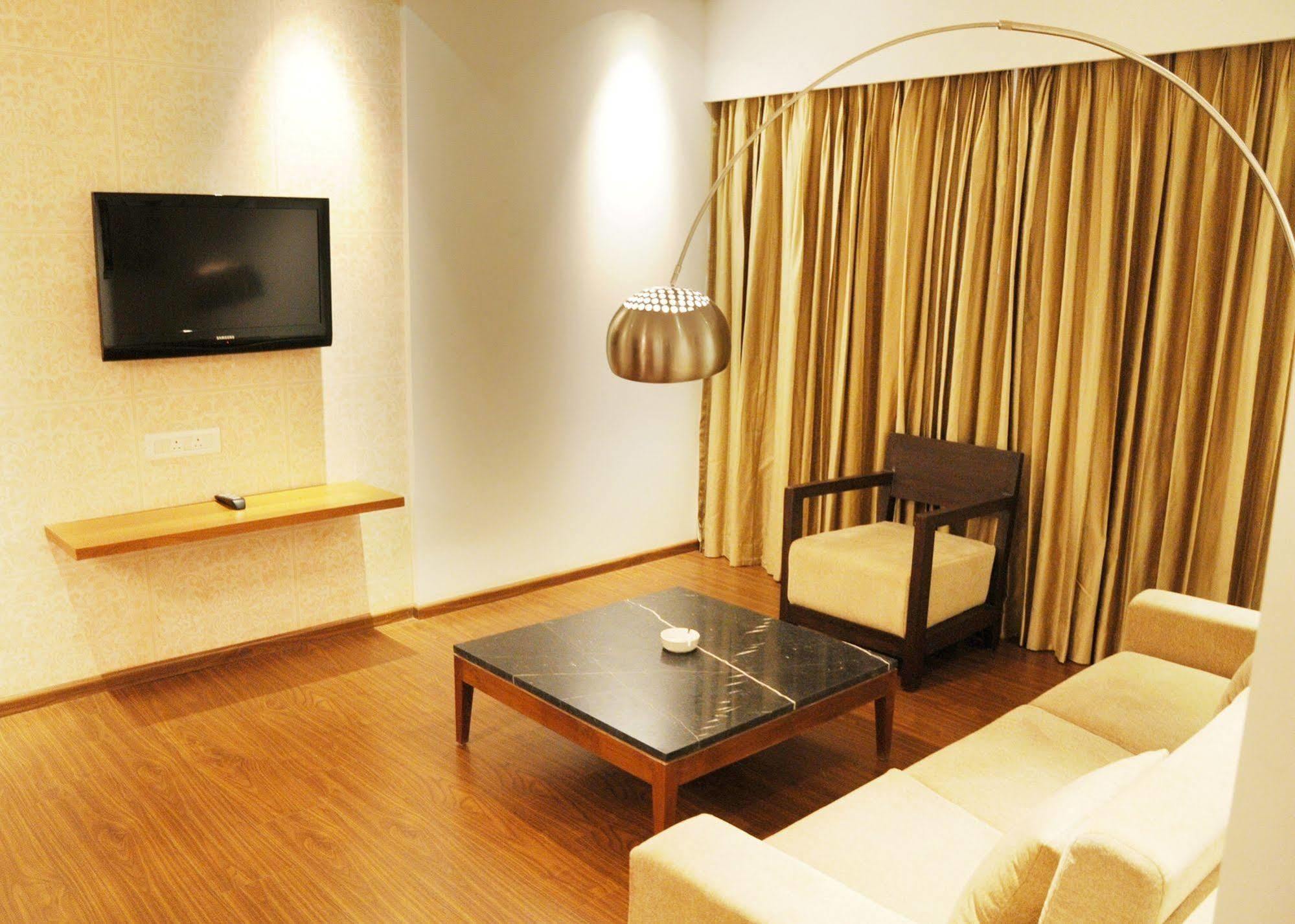 Hotel Moti Mahal Mangalore Esterno foto