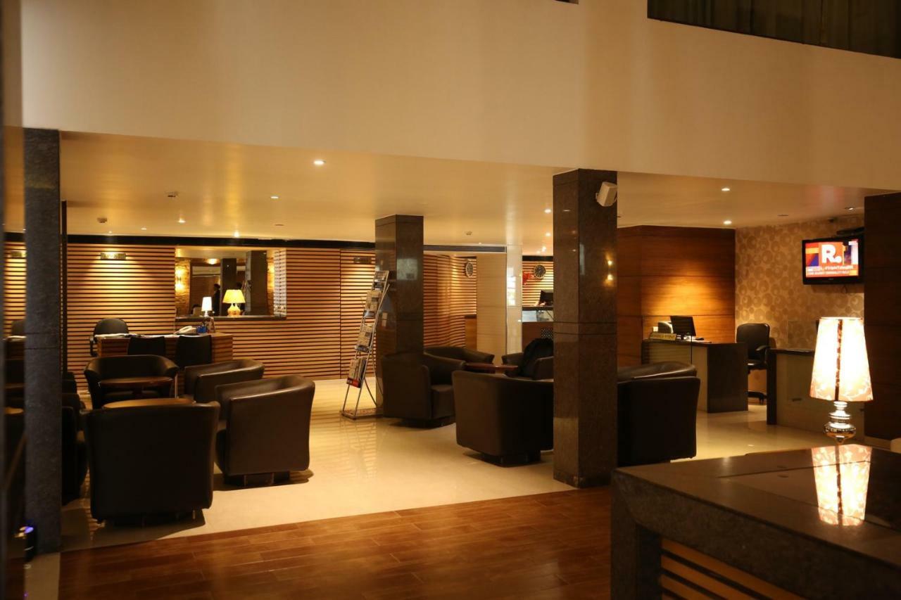 Hotel Moti Mahal Mangalore Esterno foto